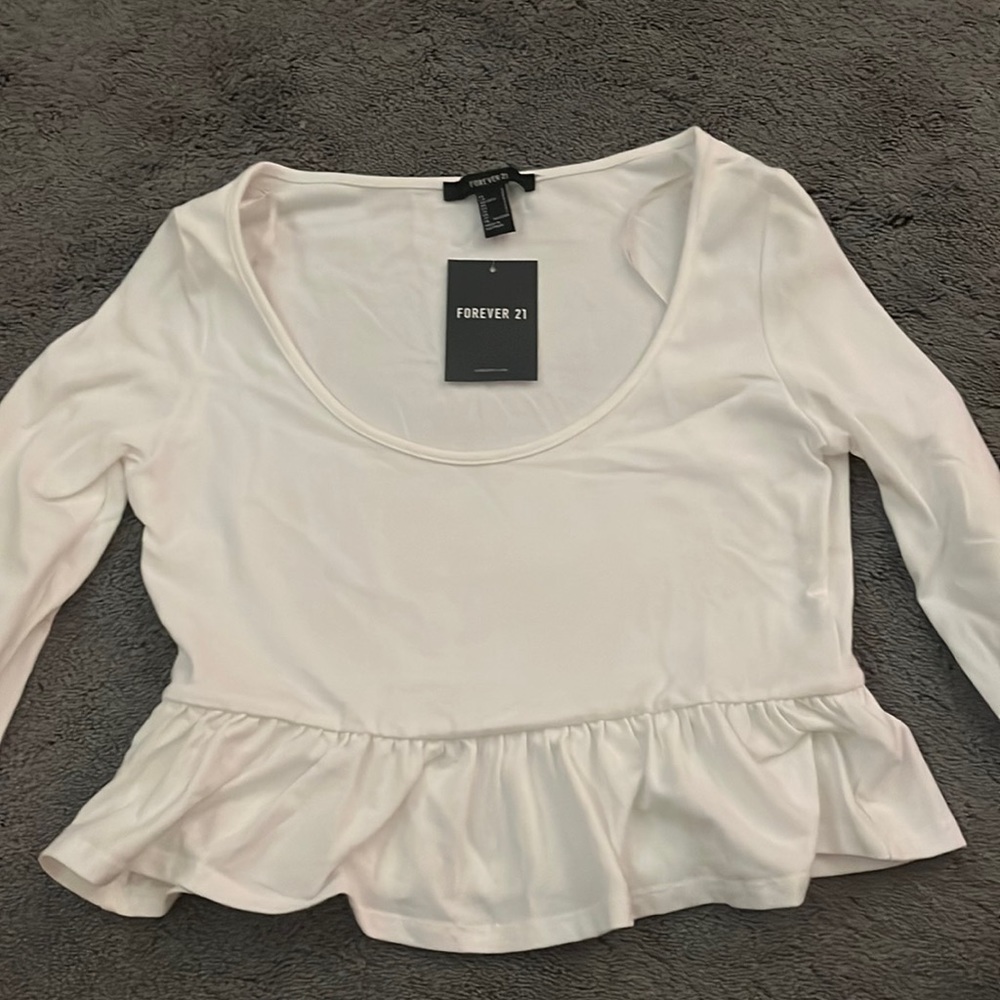 White long sleeve T - forever 21, NWT